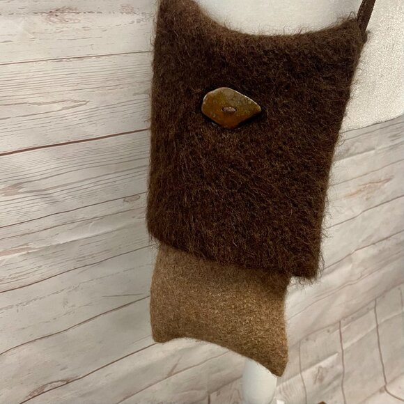 Alpaca crossbody bag with suede leather strap - Picture 9 of 12